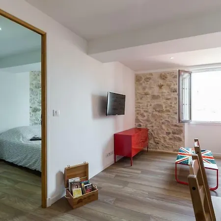 Appartamento 302-appartement De Caractère Vieil